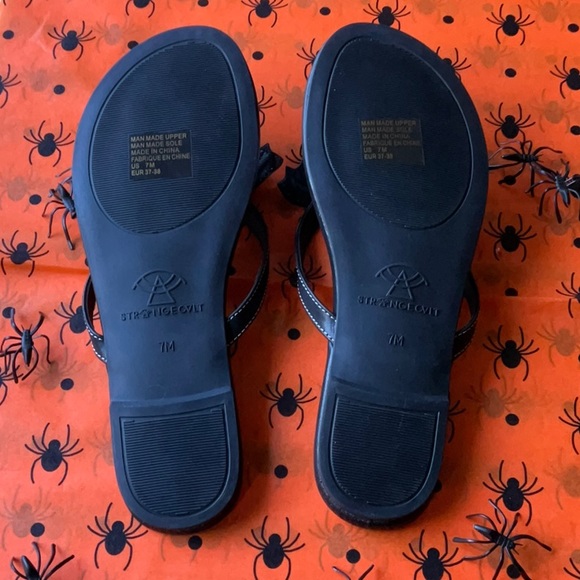 🦇 STRANGE CVLT BAT SANDALS 🦇 NWT 🦇 - Picture 15 of 16
